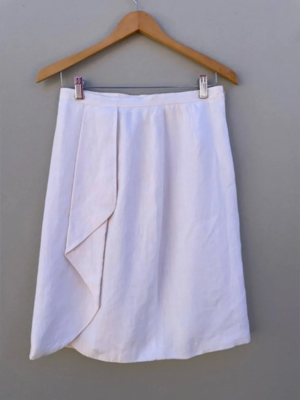 Vintage Giorgio Armani Le Collezioni Ivory Linen Wrap Skirt